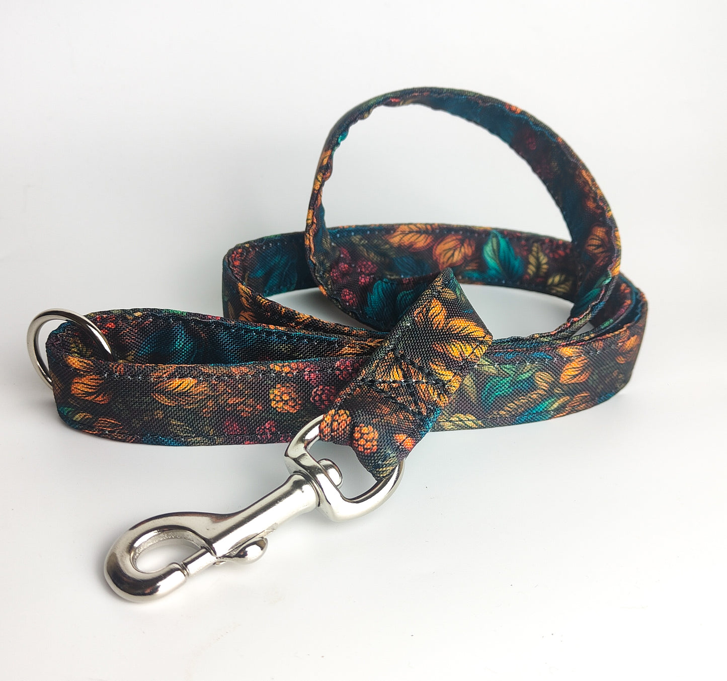 bespoke dog leash with custom fabric and additional options