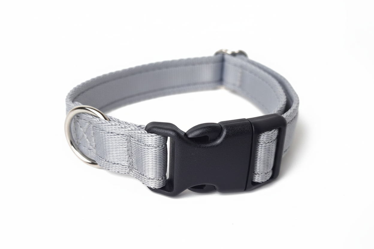 Silver grey clip collar